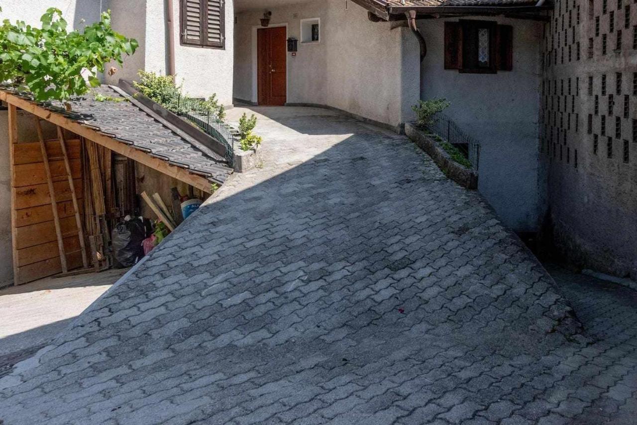 Dimora Al Portico Cloz Ospitar Apartamento Exterior foto