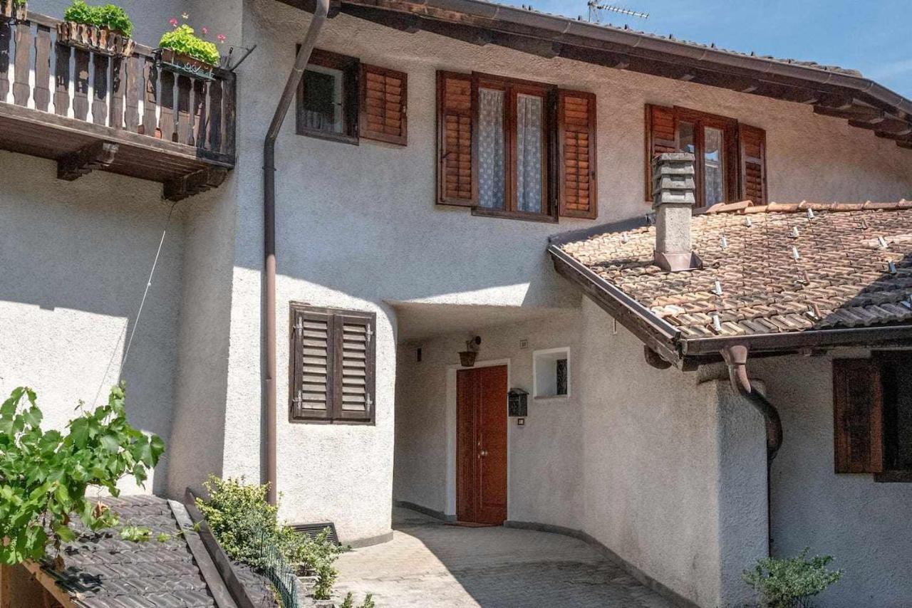 Dimora Al Portico Cloz Ospitar Apartamento Exterior foto